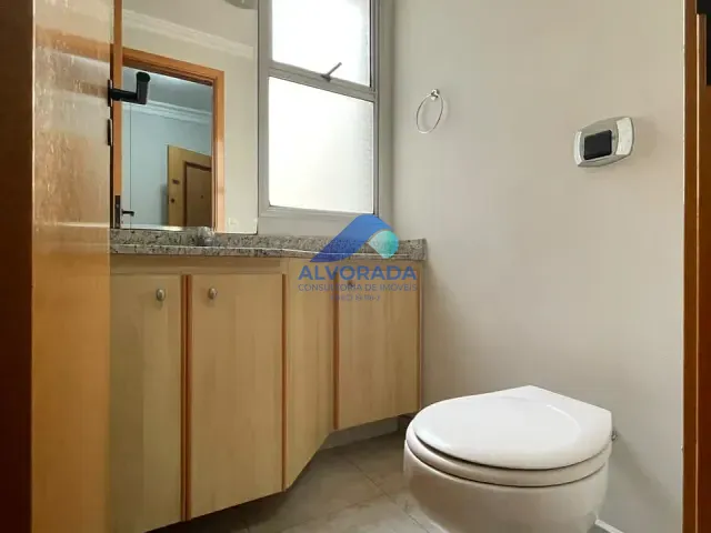 Apartamento com 218m² 4 quartos e 4 banheiros, para alugar, no bairro Jardim das Colinas em São José dos Campos