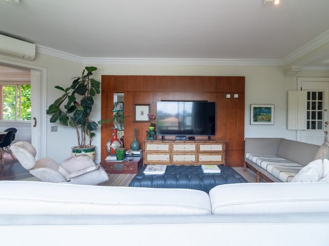 Apartamento com 251m² 4 quartos e 3 banheiros, à venda, no bairro Real Parque em São Paulo