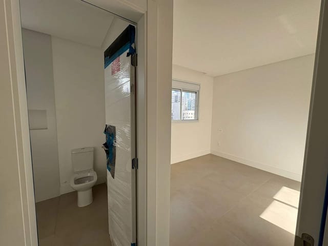 Apartamento com 125m² 3 quartos e 4 banheiros, à venda, no bairro Centro em Balneário Camboriú