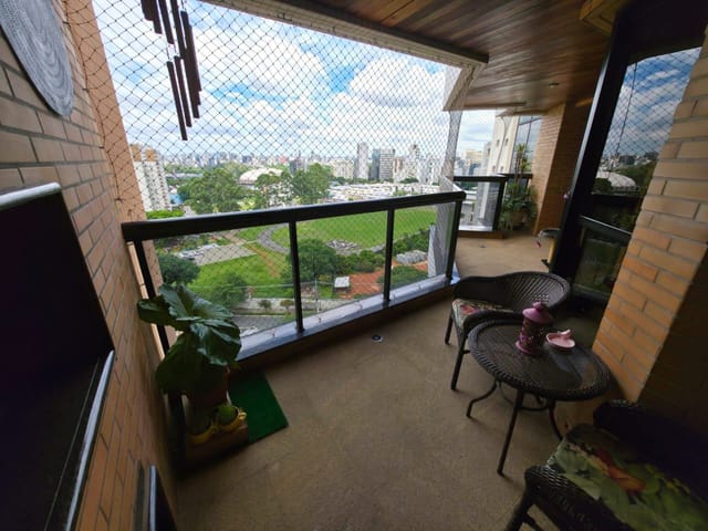 Apartamento com 300m² 4 quartos e 6 banheiros, à venda, no bairro Vila Mariana em São Paulo