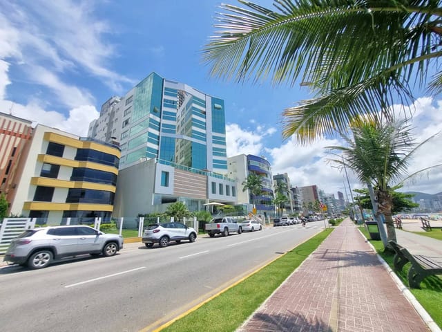 Apartamento com 345m² 4 quartos e 5 banheiros, à venda, no bairro Centro em Itapema