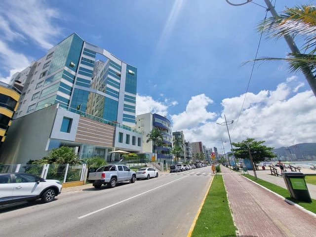 Apartamento com 345m² 4 quartos e 5 banheiros, à venda, no bairro Centro em Itapema