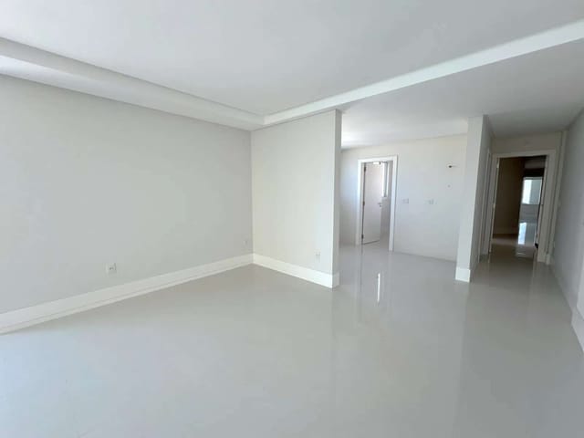 Apartamento com 345m² 4 quartos e 5 banheiros, à venda, no bairro Centro em Itapema