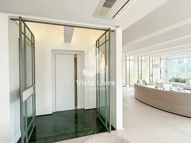 Apartamento com 341m² 4 quartos e 5 banheiros, à venda, no bairro Vila Cordeiro em São Paulo