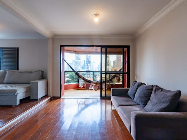 Apartamento com 222m² 4 quartos e 5 banheiros, à venda, no bairro Vila Nova Conceição em São Paulo