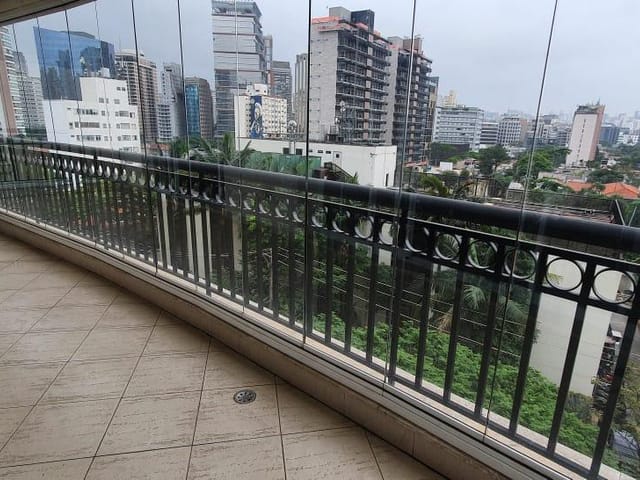 Apartamento com 212m² 4 quartos e 5 banheiros, à venda ou para alugar, no bairro Vila Nova Conceição em São Paulo