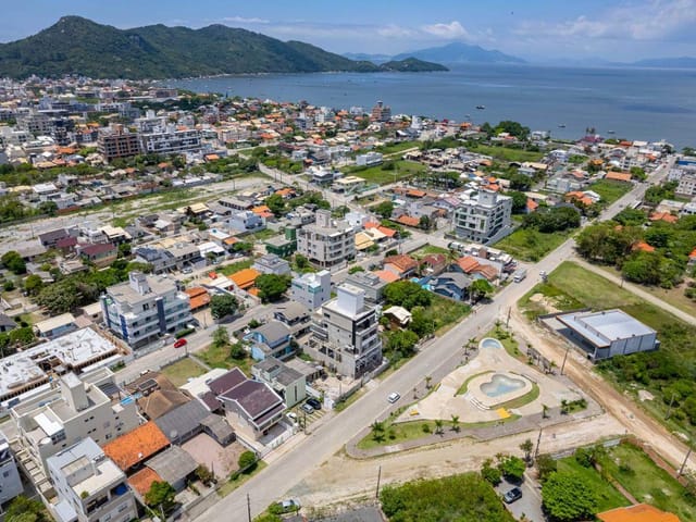 Apartamento com 73m² 2 quartos e 2 banheiros, à venda, no bairro Canto Grande em Bombinhas