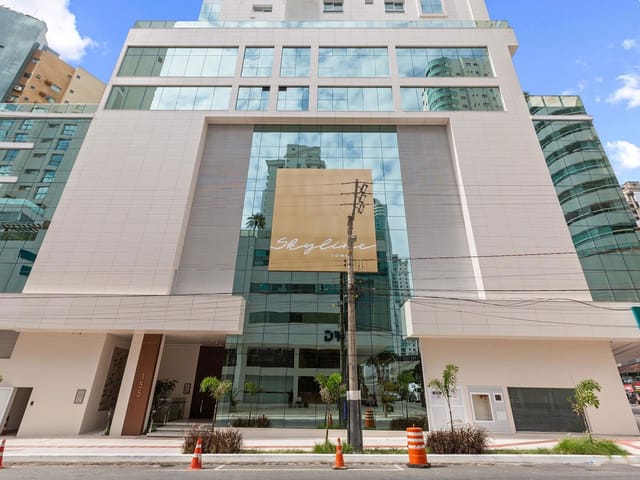 Apartamento com 411m² 4 quartos e 5 banheiros, à venda, no bairro Pioneiros em Balneário Camboriú