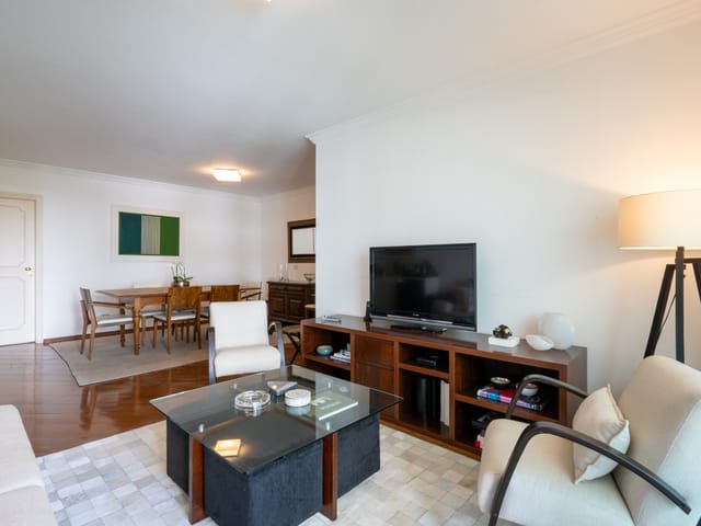 Apartamento com 156m² 4 quartos e 5 banheiros, à venda, no bairro Real Parque em São Paulo