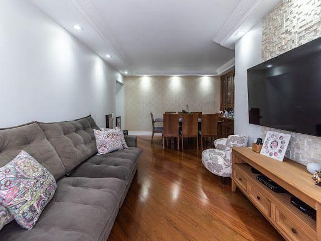 Apartamento com 182m² 3 quartos e 2 banheiros, à venda, no bairro Vila Gumercindo em São Paulo