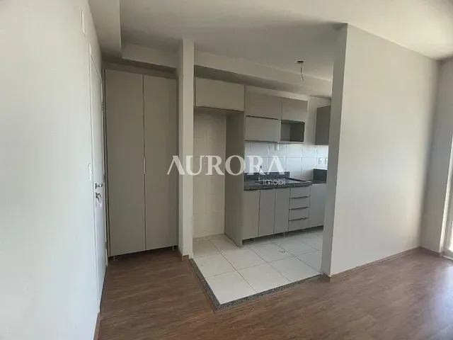 Apartamento 3 quartos e 2 banheiros, à venda ou para alugar, no bairro São Vicente em Londrina
