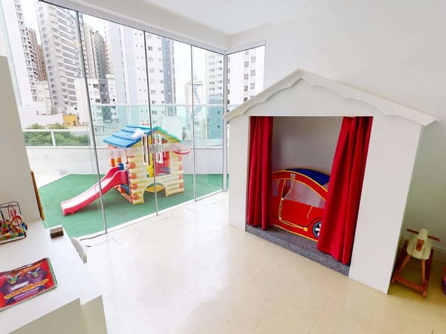 Apartamento com 189m² 3 quartos e 4 banheiros, à venda, no bairro Centro em Balneário Camboriú