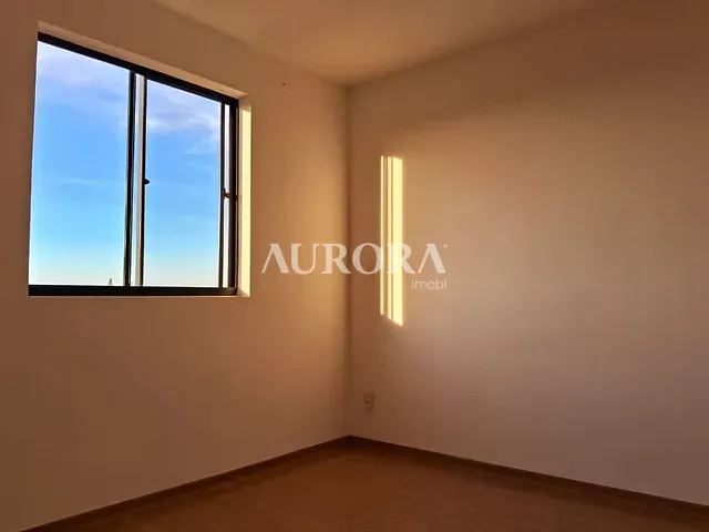 Apartamento 2 quartos e 1 banheiro, à venda, no bairro Maria Celina em Londrina