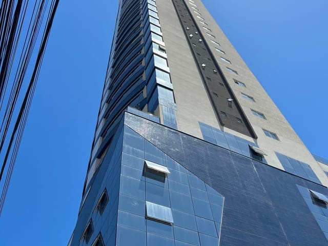 Apartamento com 166m² 3 quartos e 4 banheiros, à venda, no bairro Meia Praia em Itapema