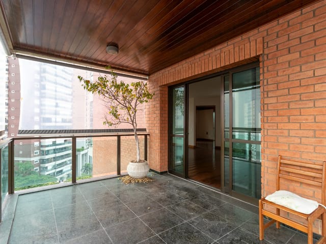 Apartamento com 325m² 3 quartos e 5 banheiros, à venda, no bairro Moema em São Paulo