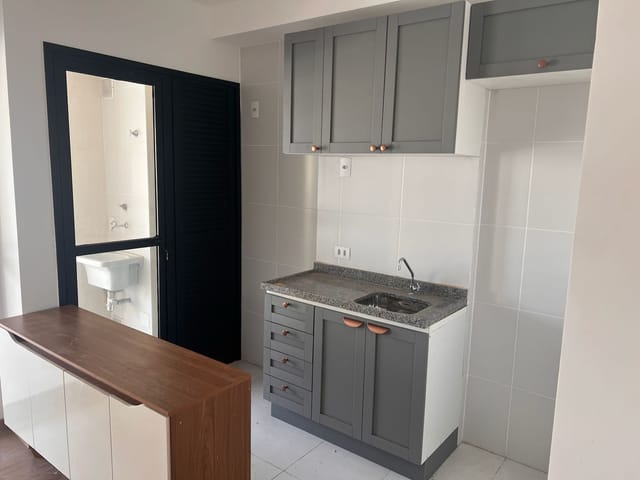 Apartamento com 75m² 3 quartos e 2 banheiros, para alugar, no bairro Vila Firmiano Pinto em São Paulo