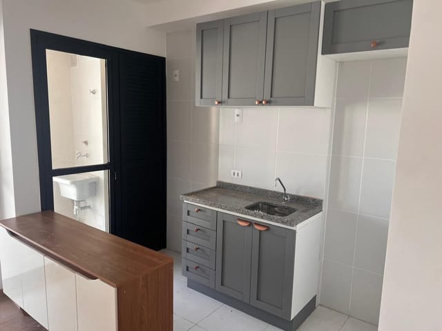 Apartamento com 69m² 2 quartos e 2 banheiros, para alugar, no bairro Vila Firmiano Pinto em São Paulo