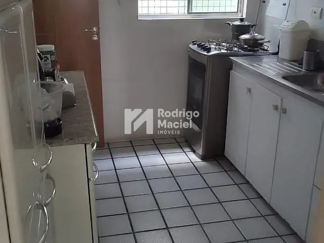 Apartamento 4 quartos e 2 banheiros, à venda, no bairro Várzea em Recife
