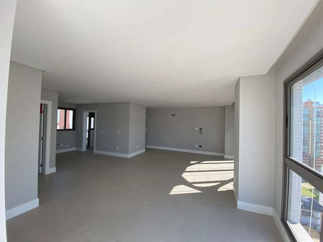 Apartamento com 122m² 3 quartos e 4 banheiros, à venda, no bairro Centro em Balneário Camboriú