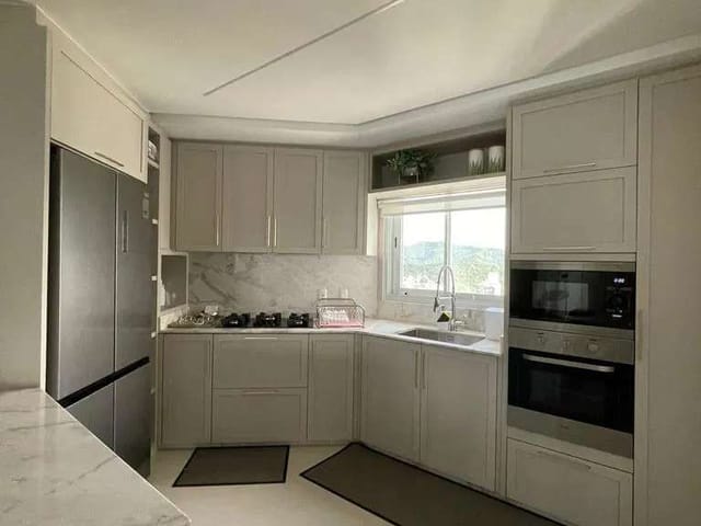 Apartamento com 341m² 3 quartos e 4 banheiros, à venda, no bairro Pioneiros em Balneário Camboriú