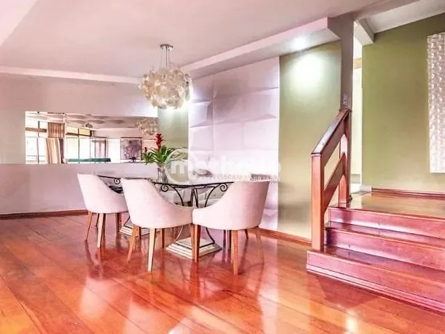 Apartamento com 222m² 3 quartos e 4 banheiros, à venda, no bairro Cambuí em Campinas