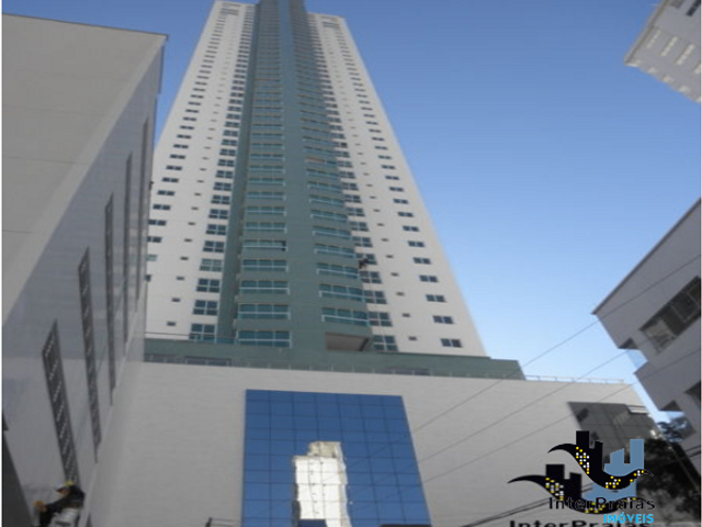 Apartamento com 270m² 3 quartos e 2 banheiros, à venda, no bairro Pioneiros em Balneário Camboriú