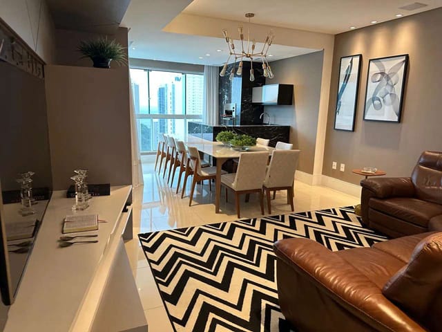 Apartamento com 270m² 3 quartos e 2 banheiros, à venda, no bairro Pioneiros em Balneário Camboriú