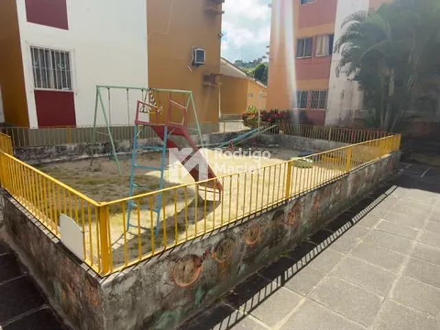 Apartamento 3 quartos e 2 banheiros, para alugar, no bairro Caxangá em Recife