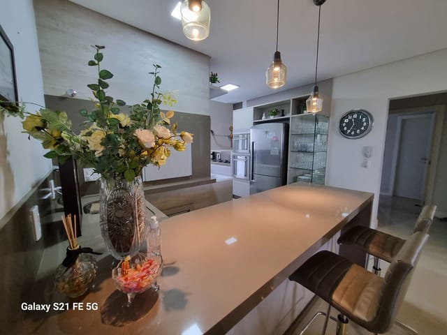 Apartamento com 136m² 3 quartos e 4 banheiros, à venda, no bairro Pioneiros em Balneário Camboriú