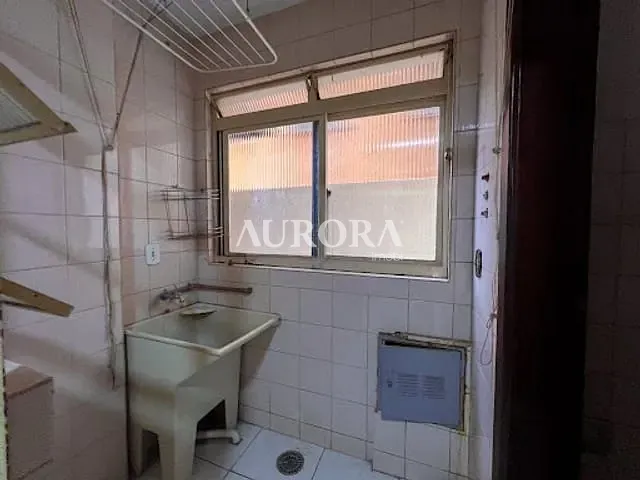 Apartamento com 104m² 3 quartos e 2 banheiros, à venda, no bairro Centro em Londrina