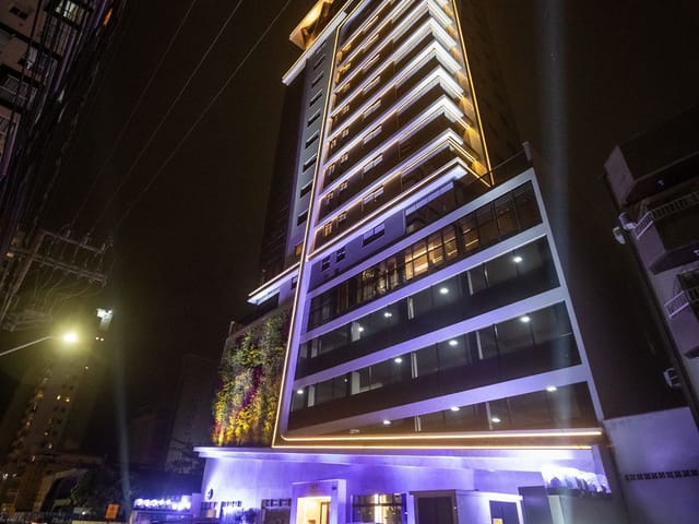 Apartamento com 100m² 3 quartos e 4 banheiros, à venda, no bairro Balneário Pereque em Porto Belo