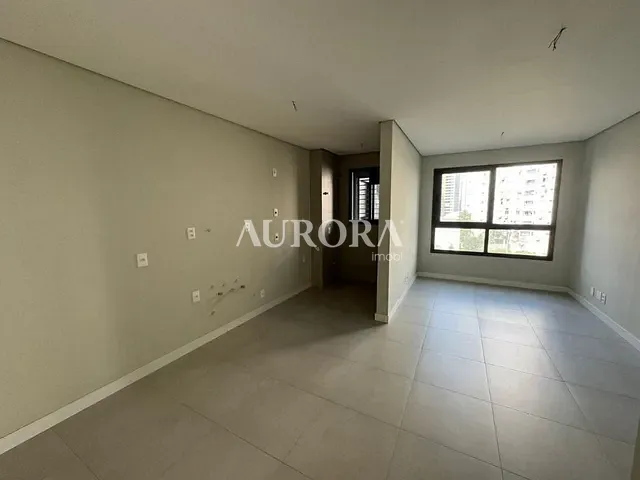 Apartamento 2 quartos e 2 banheiros, à venda, no bairro Gleba Fazenda Palhano em Londrina