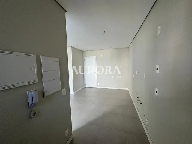 Apartamento 2 quartos e 2 banheiros, à venda, no bairro Gleba Fazenda Palhano em Londrina