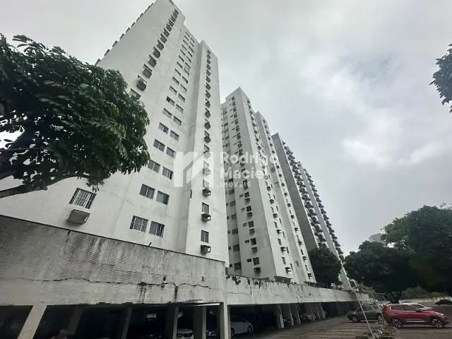 Apartamento 2 quartos e 2 banheiros, à venda, no bairro Torre em Recife