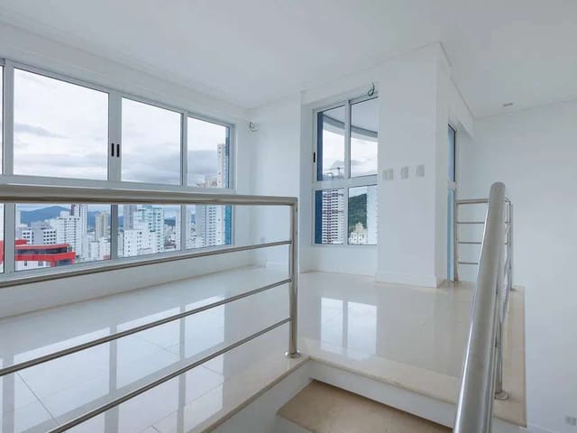 Apartamento com 429m² 4 quartos e 5 banheiros, à venda, no bairro Centro em Balneário Camboriú