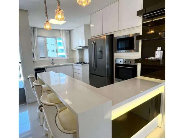 Apartamento com 156m² 3 quartos e 4 banheiros, à venda, no bairro Centro em Balneário Camboriú