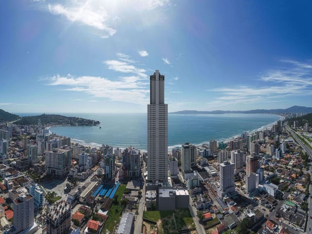 Apartamento com 254m² 4 quartos e 5 banheiros, à venda, no bairro Centro em Itapema