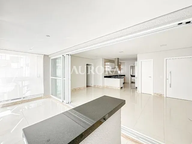 Apartamento com 212m² 3 quartos e 3 banheiros, à venda, no bairro Gleba Fazenda Palhano em Londrina