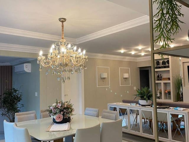 Apartamento com 179m² 4 quartos e 5 banheiros, à venda, no bairro Meia Praia em Itapema