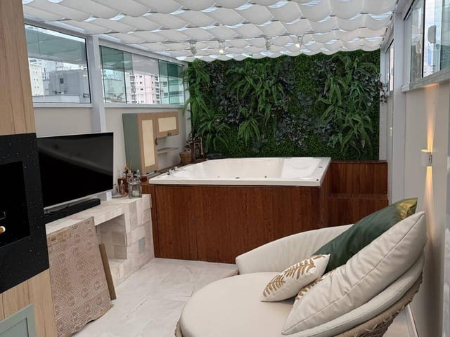 Apartamento com 145m² 3 quartos e 4 banheiros, à venda, no bairro Centro em Balneário Camboriú