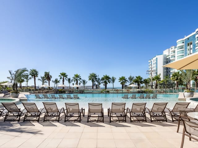 Apartamento com 180m² 4 quartos e 5 banheiros, à venda, no bairro Praia Brava de Itajaí em Itajaí