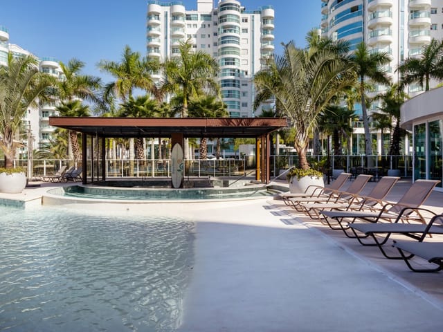 Apartamento com 180m² 4 quartos e 5 banheiros, à venda, no bairro Praia Brava de Itajaí em Itajaí