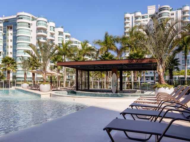 Apartamento com 180m² 4 quartos e 5 banheiros, à venda, no bairro Praia Brava de Itajaí em Itajaí