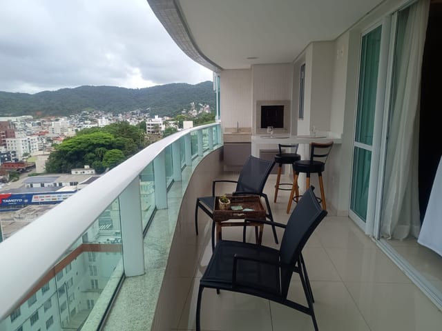 Apartamento com 107m² 3 quartos e 4 banheiros, à venda, no bairro Pioneiros em Balneário Camboriú