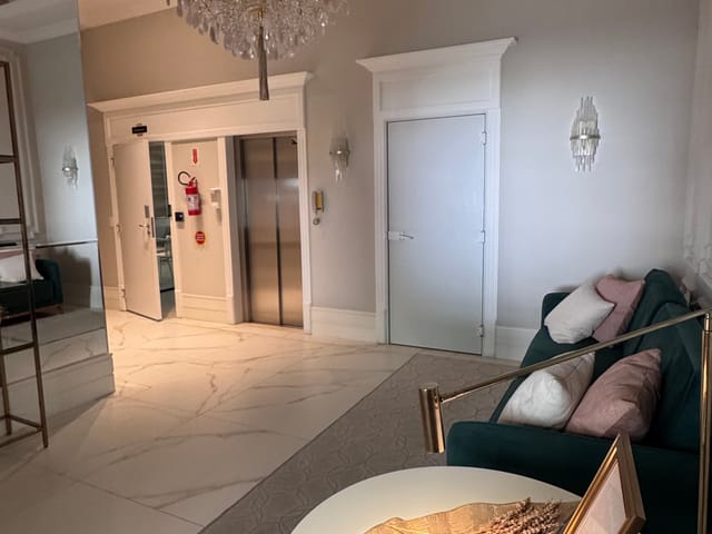 Apartamento com 152m² 4 quartos e 5 banheiros, à venda, no bairro Meia Praia em Itapema