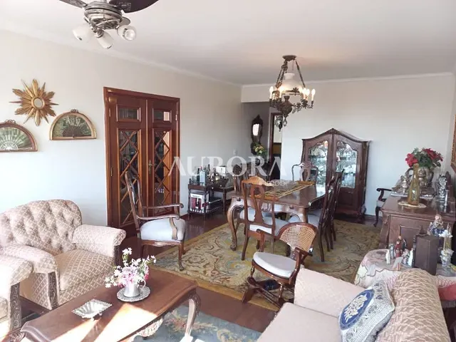 Apartamento com 209m² 3 quartos e 2 banheiros, à venda, no bairro Centro em Londrina