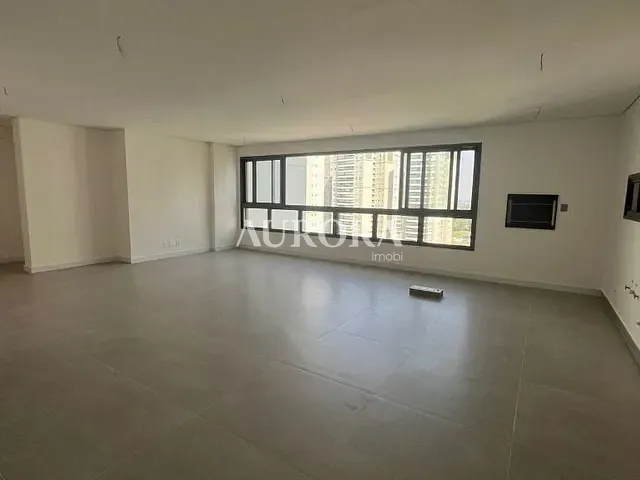 Apartamento com 250m² 3 quartos e 5 banheiros, à venda, no bairro Gleba Palhano em Londrina