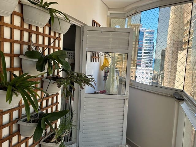 Apartamento com 140m² 3 quartos e 4 banheiros, à venda, no bairro Meia Praia em Itapema