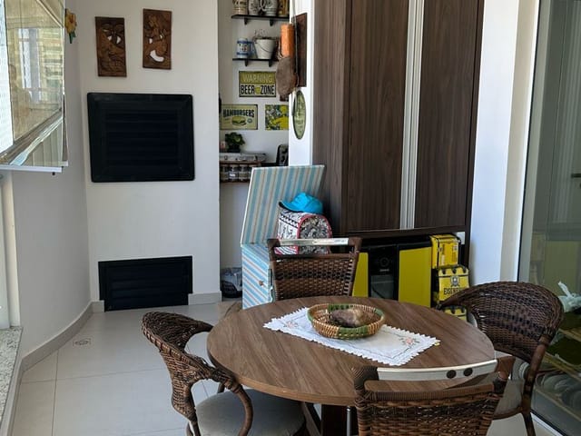 Apartamento com 140m² 3 quartos e 4 banheiros, à venda, no bairro Meia Praia em Itapema