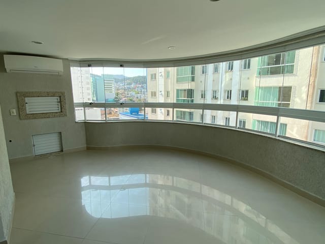 Apartamento com 98m² 3 quartos e 2 banheiros, à venda, no bairro Pioneiros em Balneário Camboriú